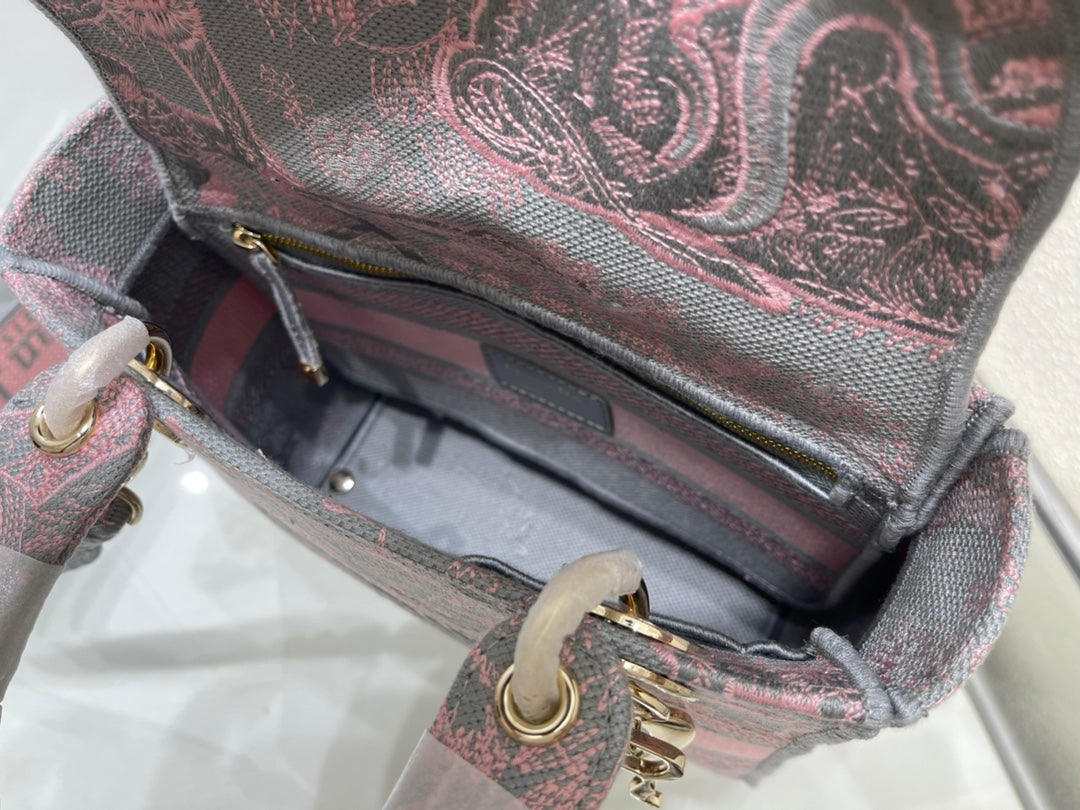 Dior lady d- lite bag