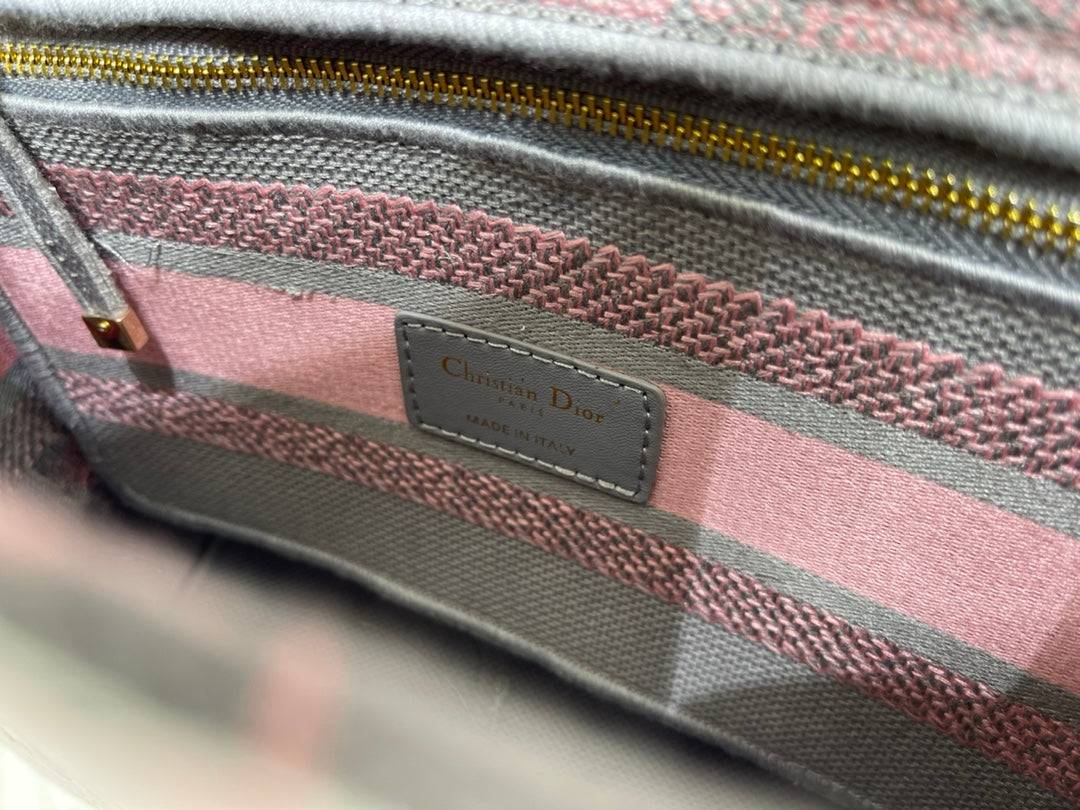 Dior lady d- lite bag