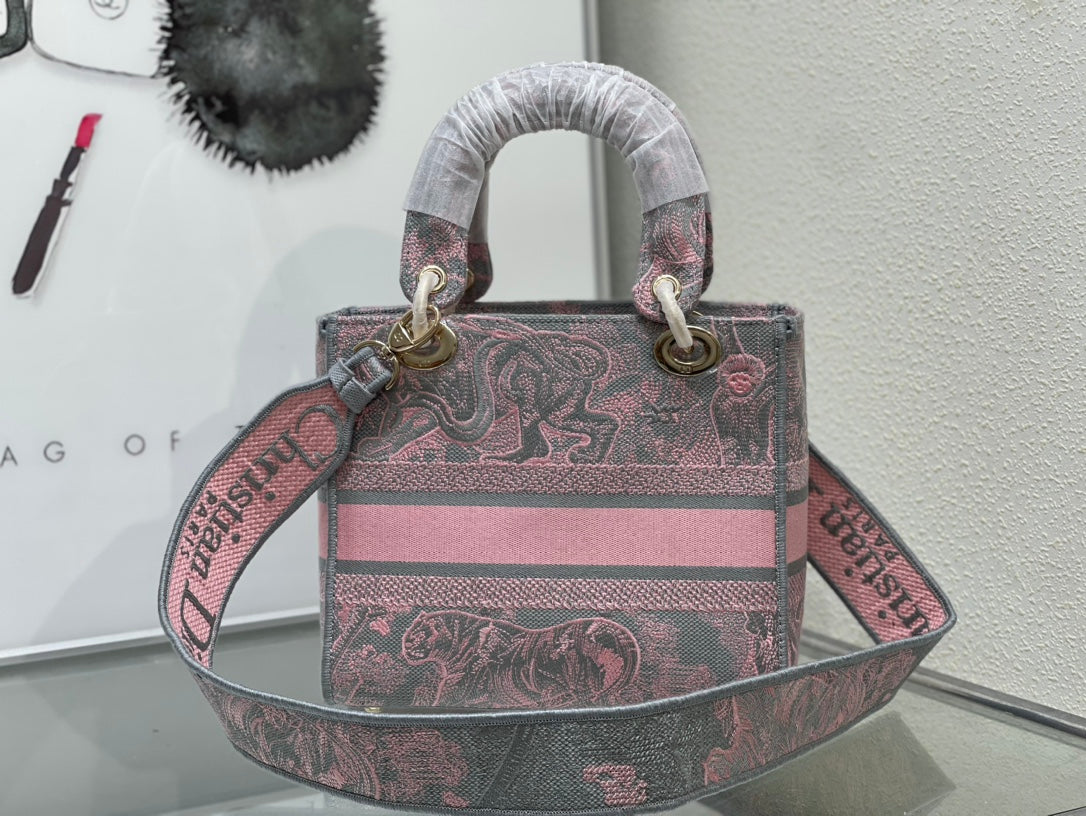 Dior lady d- lite bag