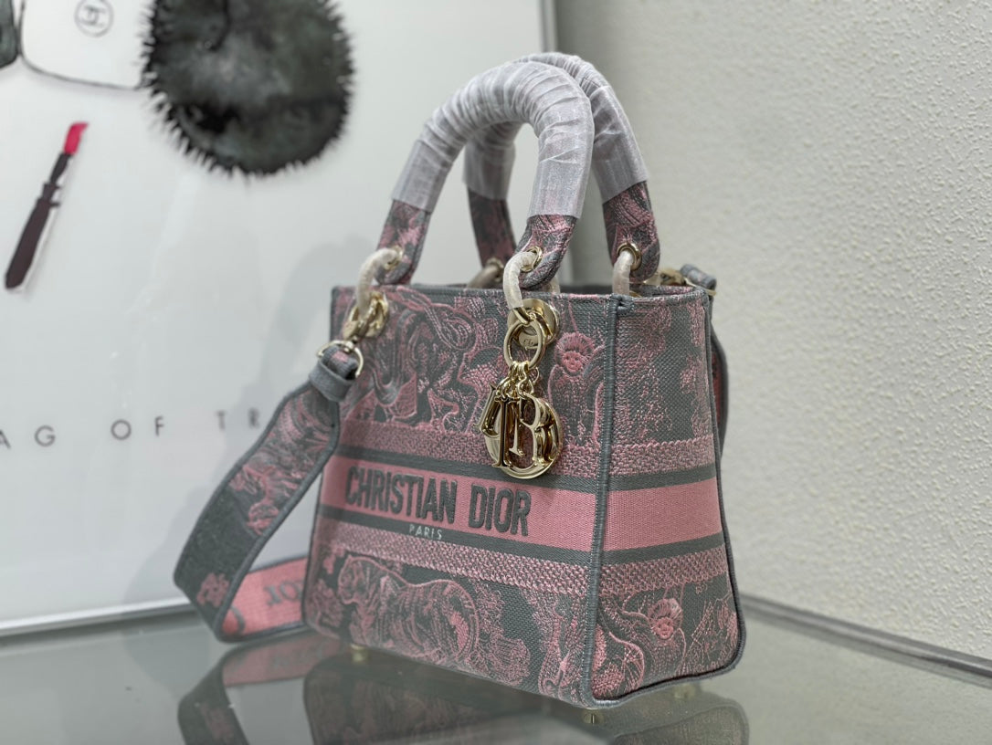 Dior lady d- lite bag