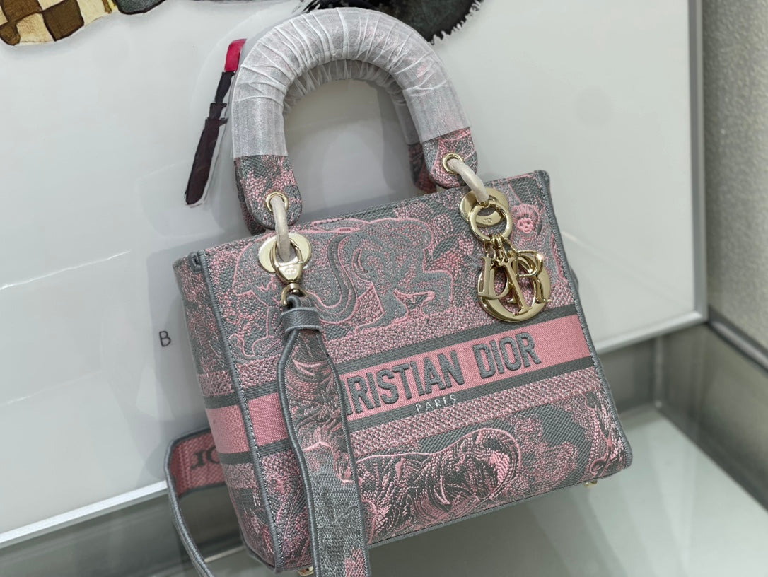 Dior lady d- lite bag