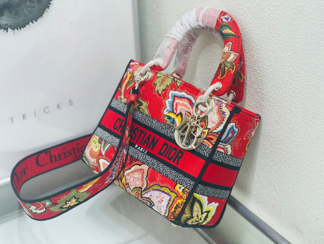 Dior d lite reg bag