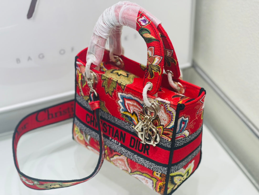 Dior d lite reg bag