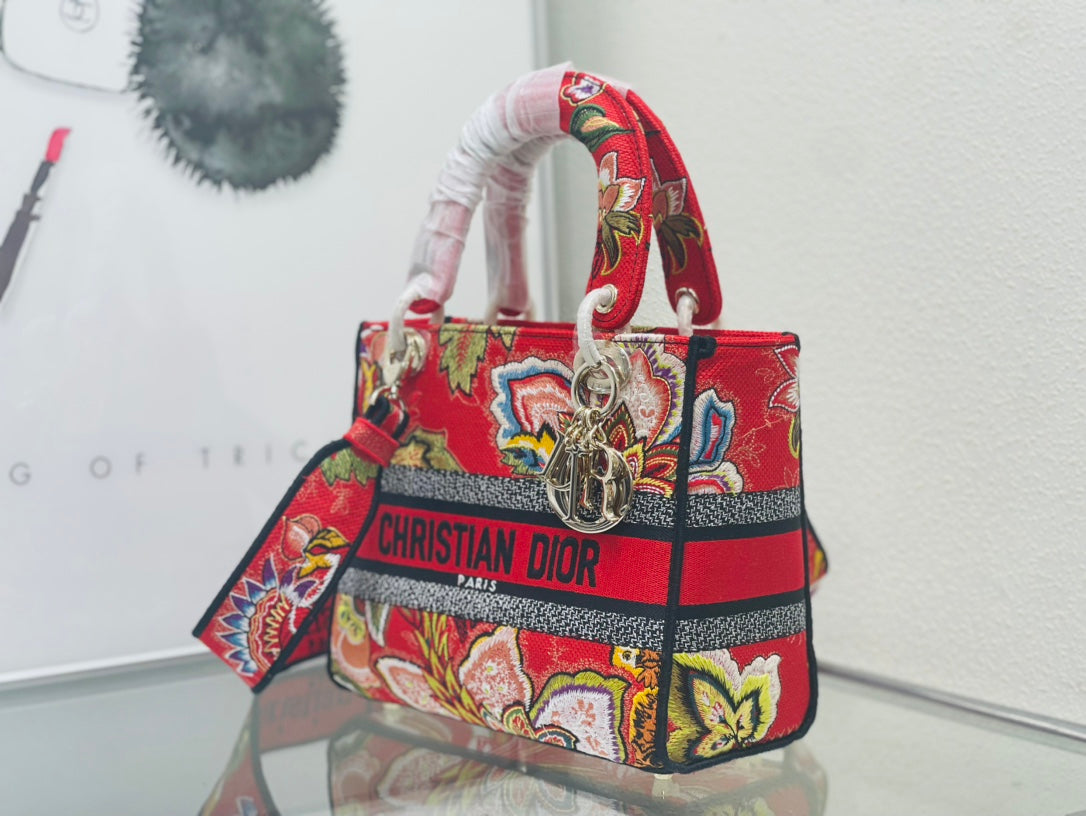 Dior d lite reg bag