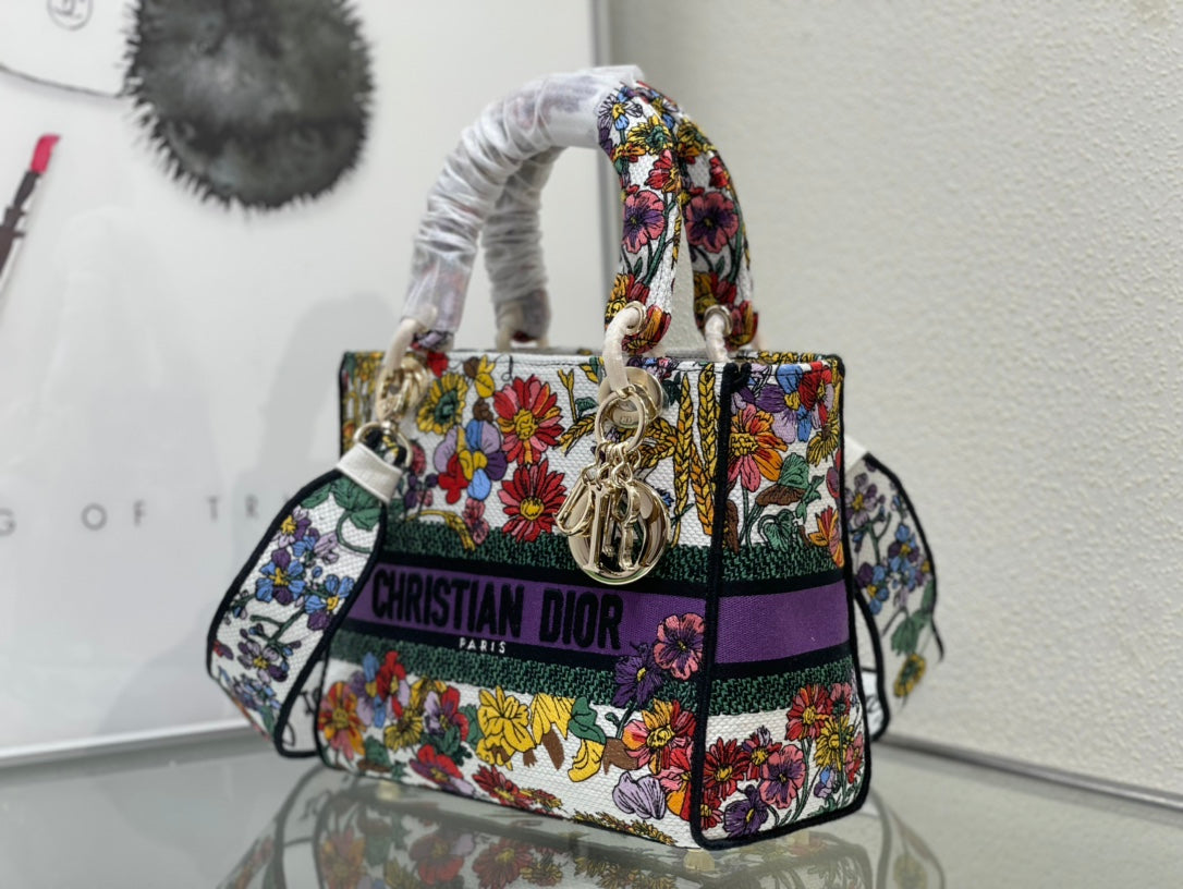 Dior d lite bag