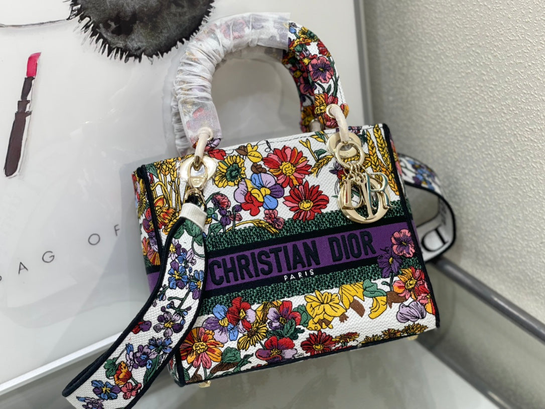 Dior d lite bag