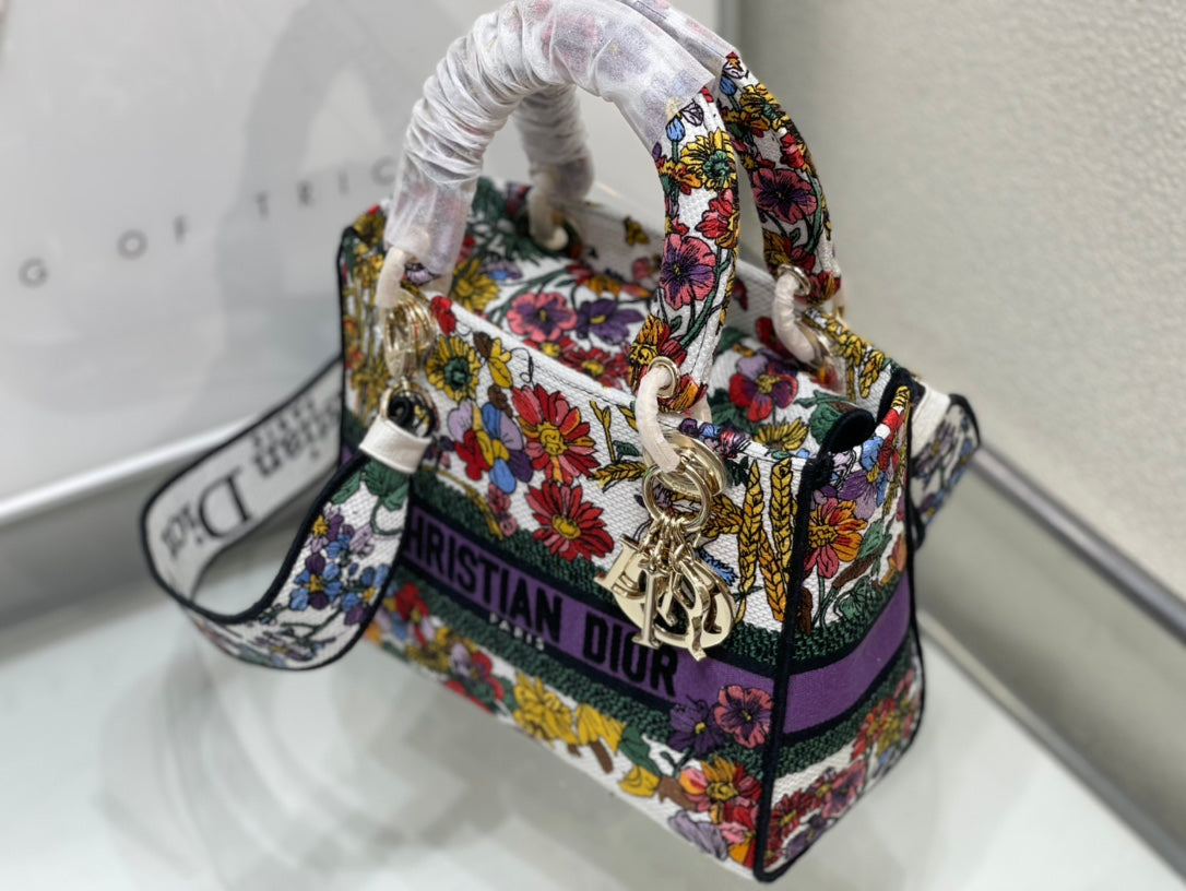 Dior d lite bag