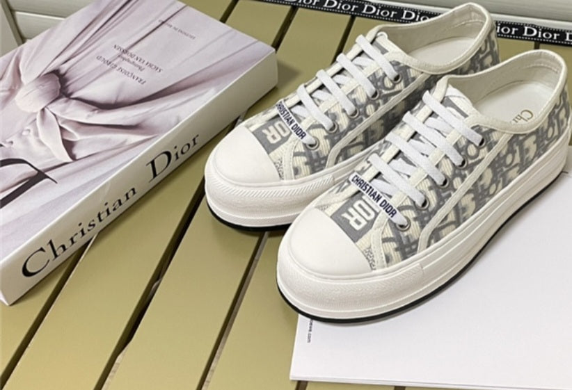 Cd walk n sneakers