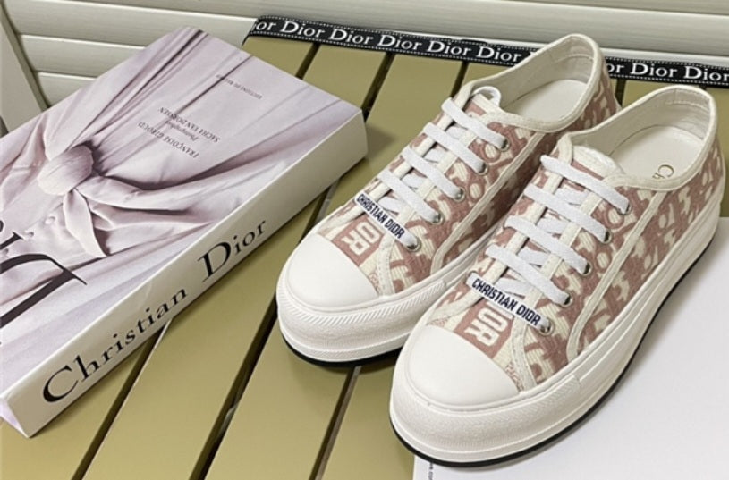 Cd walk n sneakers