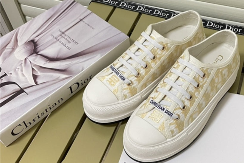 Cd walk n sneakers