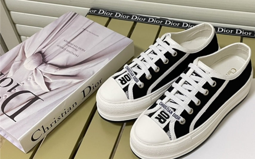 Cd walk n sneakers