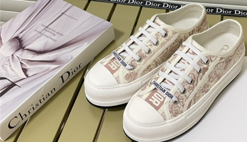 Cd walk n sneakers