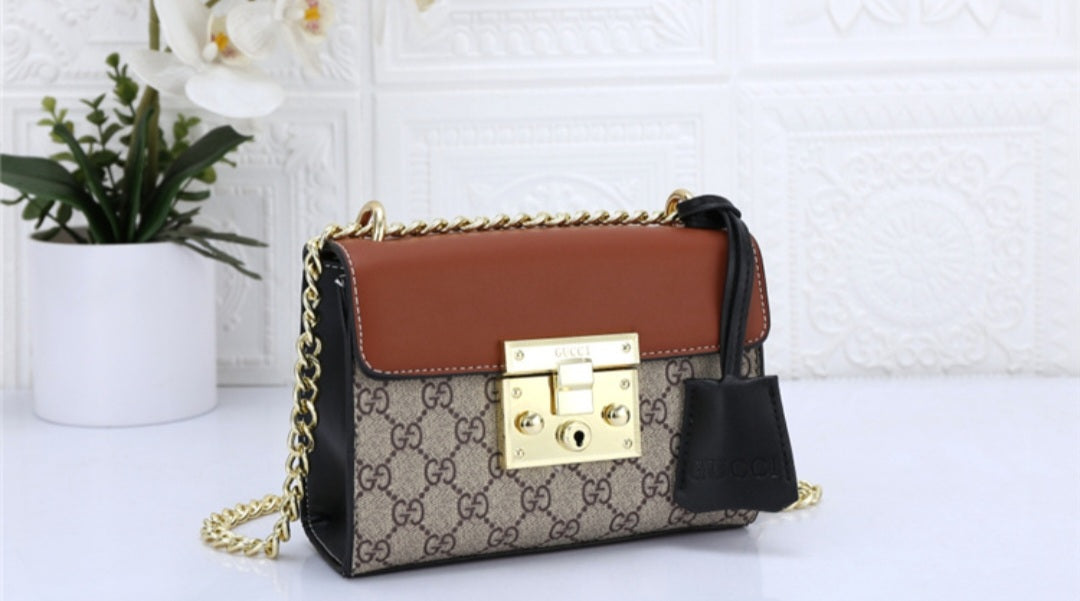 Small padlock gucci bag