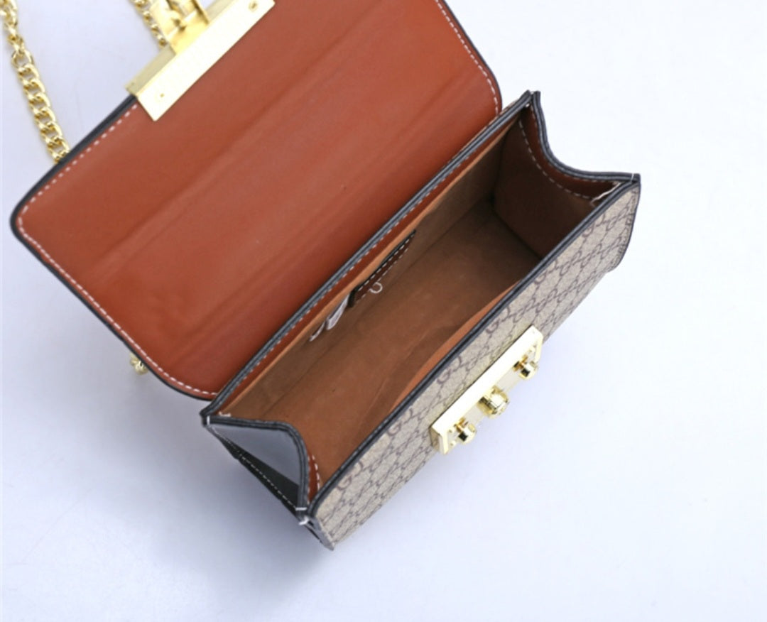 Small padlock gucci bag