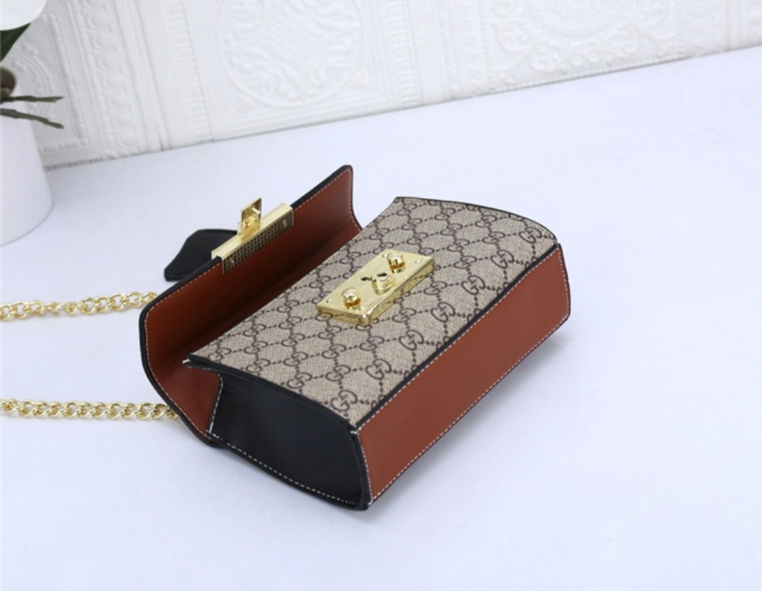 Small padlock gucci bag