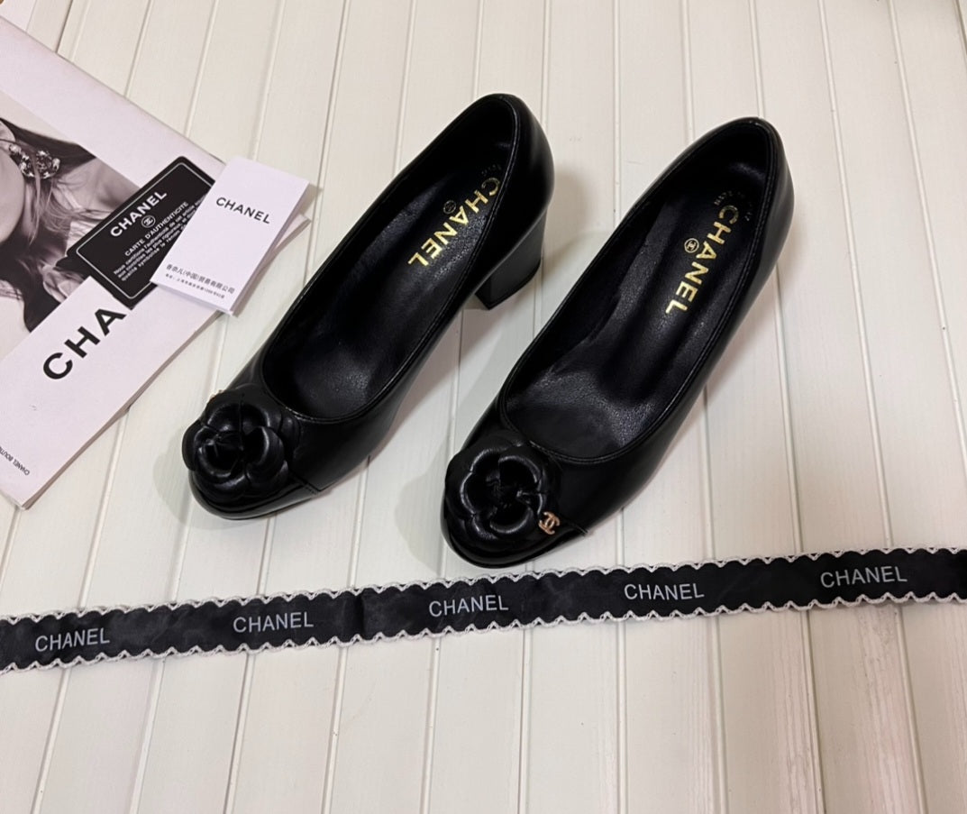 CC style shoes