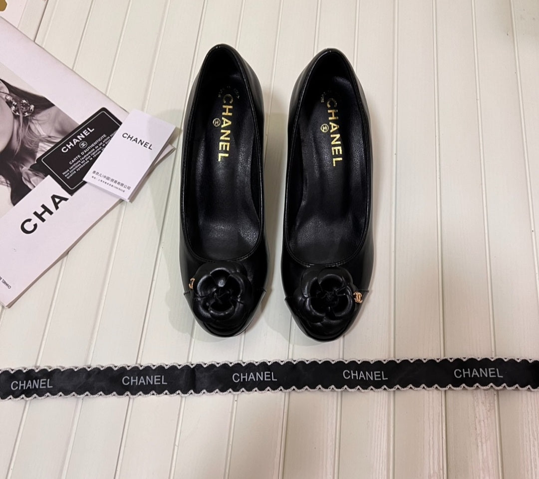 CC style shoes