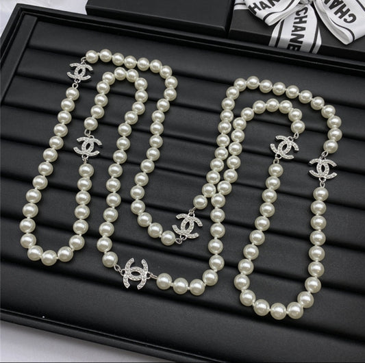 Chanel pearls necklace earrings