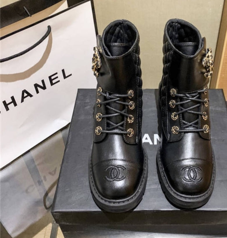 Boots stylish Chanel