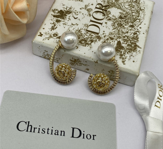 2 pairs earrings